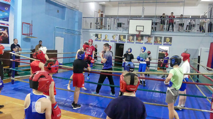 В Южноуральске прошла совместная тренировка юных боксеров