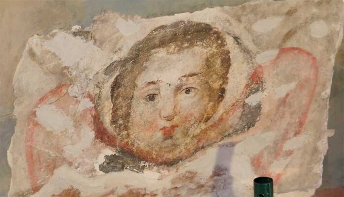 О восстановлении фресок 18 века в Троицке рассказал федеральный канал