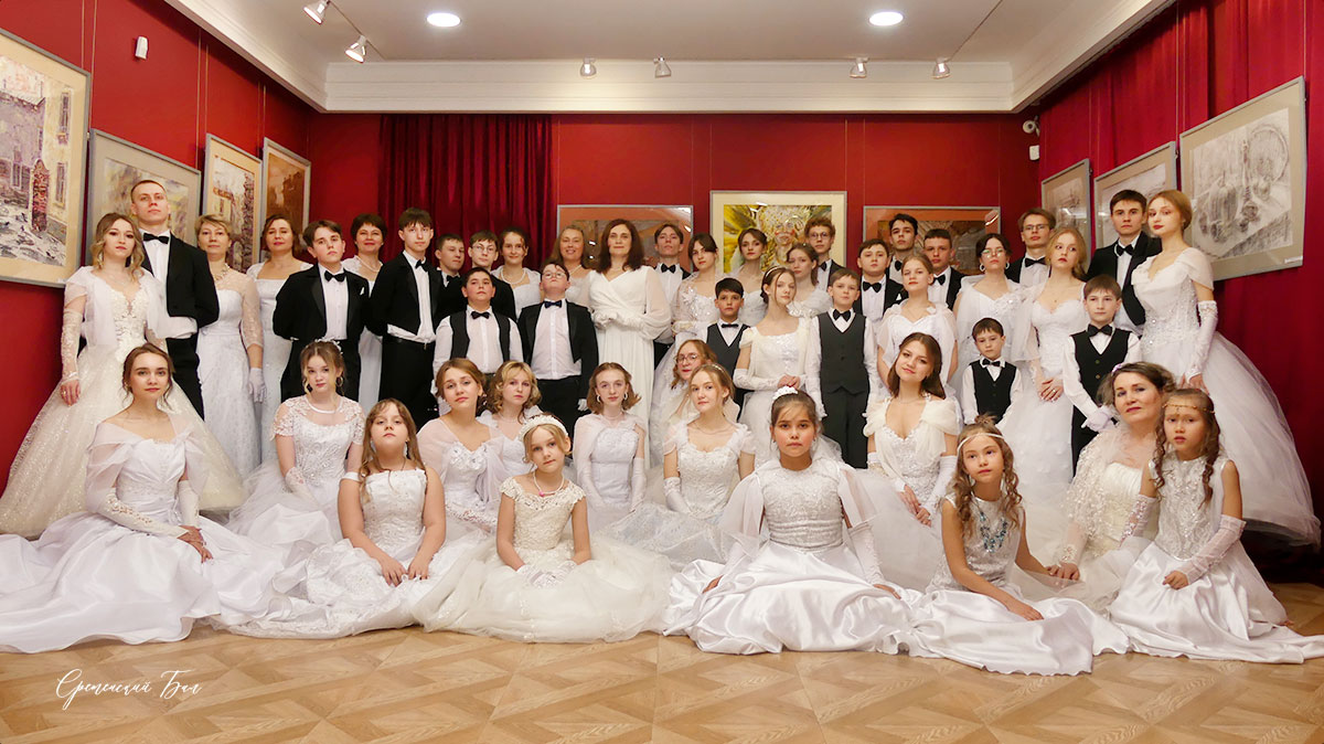 Сретенский Белый бал – красивые традиции православной молодежи