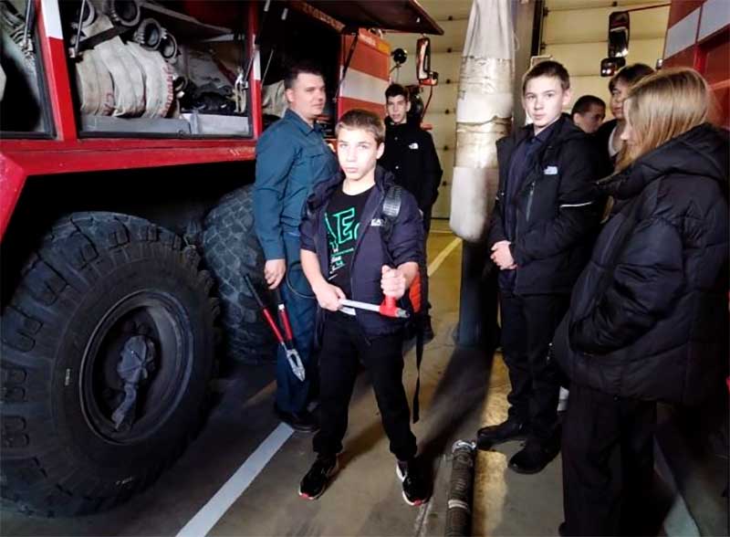 Учащиеся Новомирской СОШ в гостях у пожарных