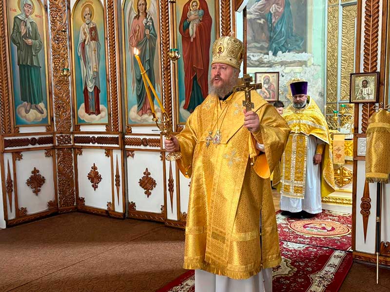 Епископ Павел возглавил Божественную литургию в женском монастыре Троицка