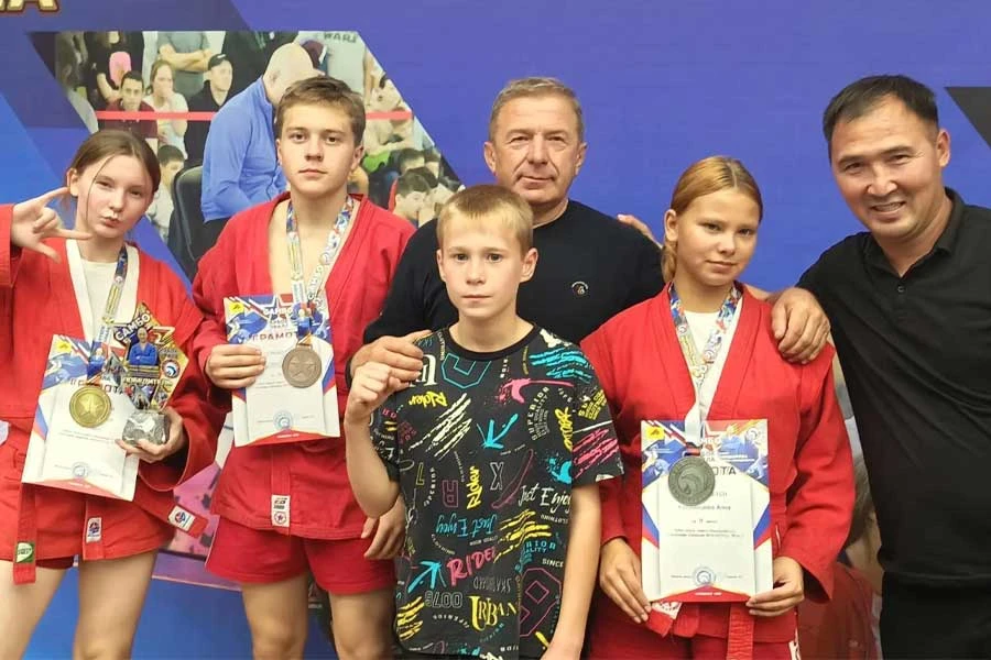 Самбисты района успешно выступили на всероссийских соревнованиях