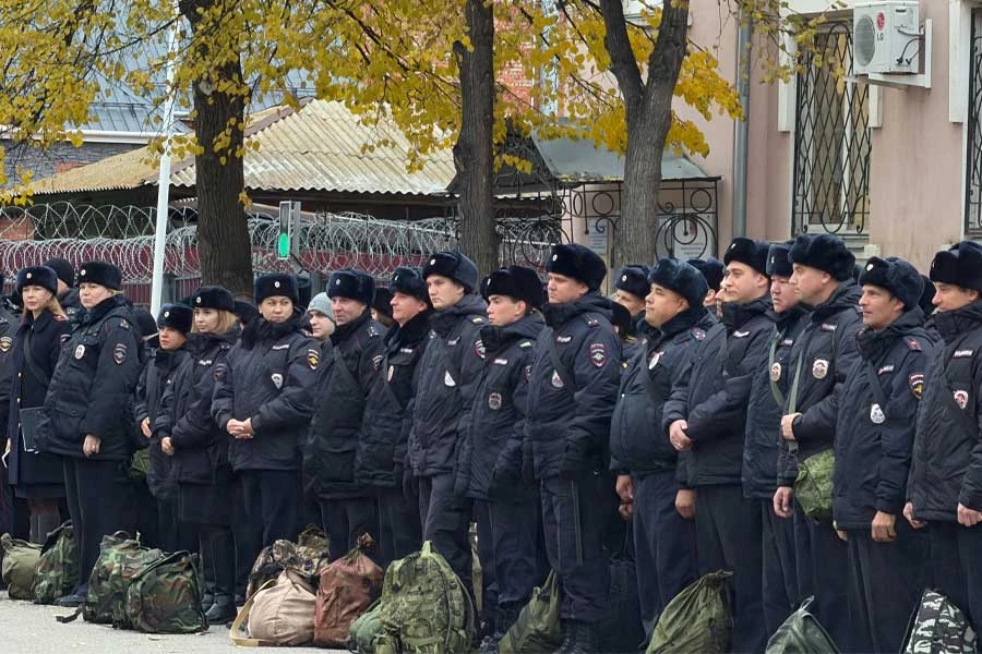 Прошел строевой смотр личного состава полиции Троицка